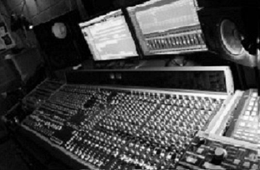 soundworks_oldconsoe1c.jpg